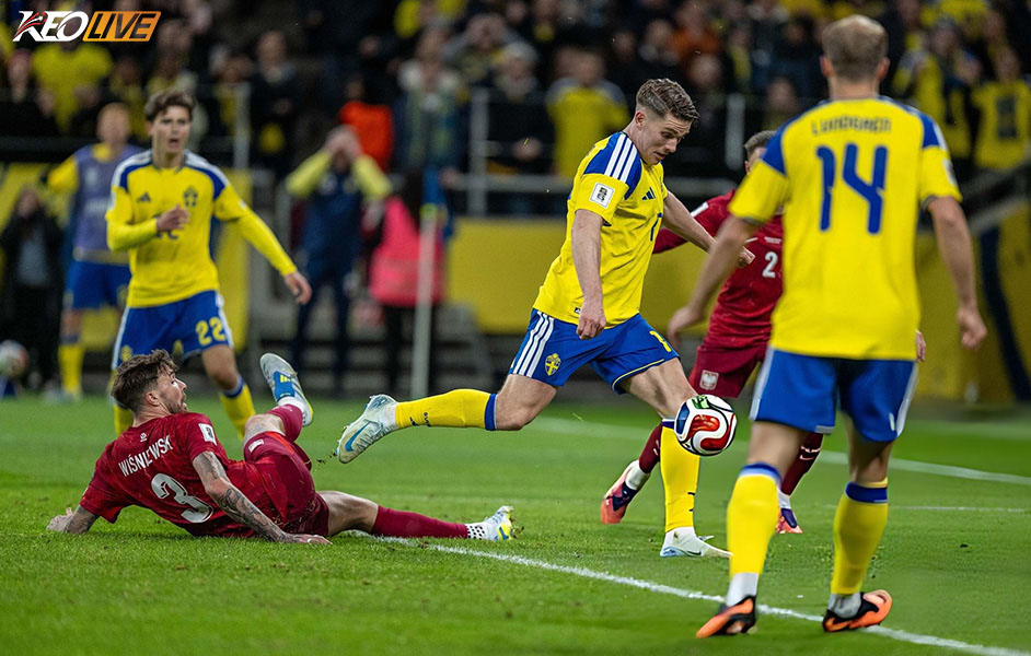 Khoảng khắc Gyorekes làm bùng nổ cầu trường | Keolive