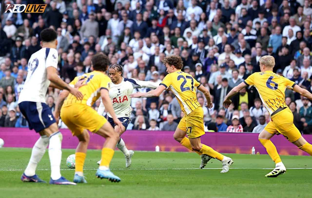 Bàn thắng của Simons tưởng chừng như đã chấm dứt cơn khát chiến thắng cho Spurs | Keolive