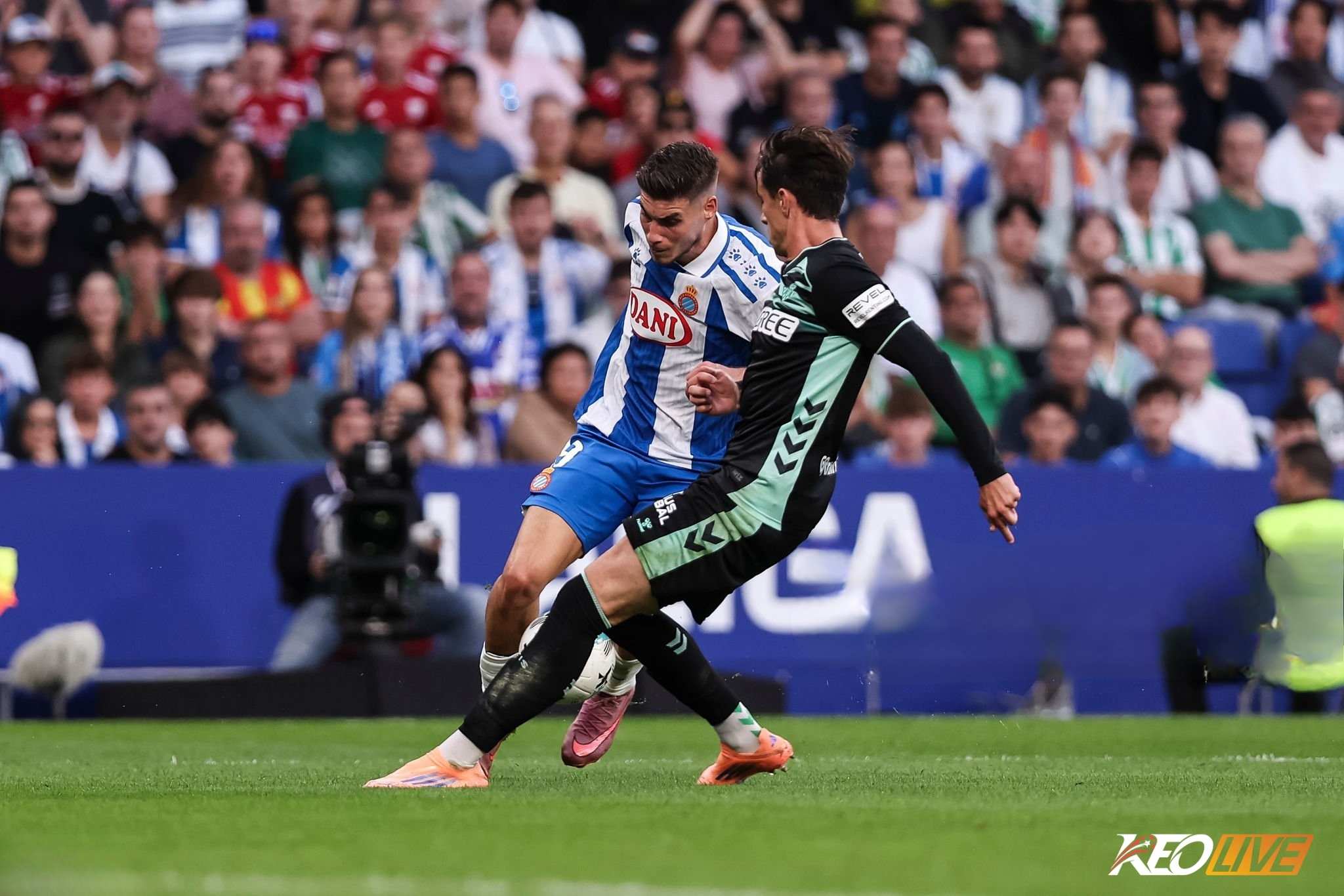 Betis thắng 2-1 ngay trên sân RCDE Stadium ở lượt đi | Keolive