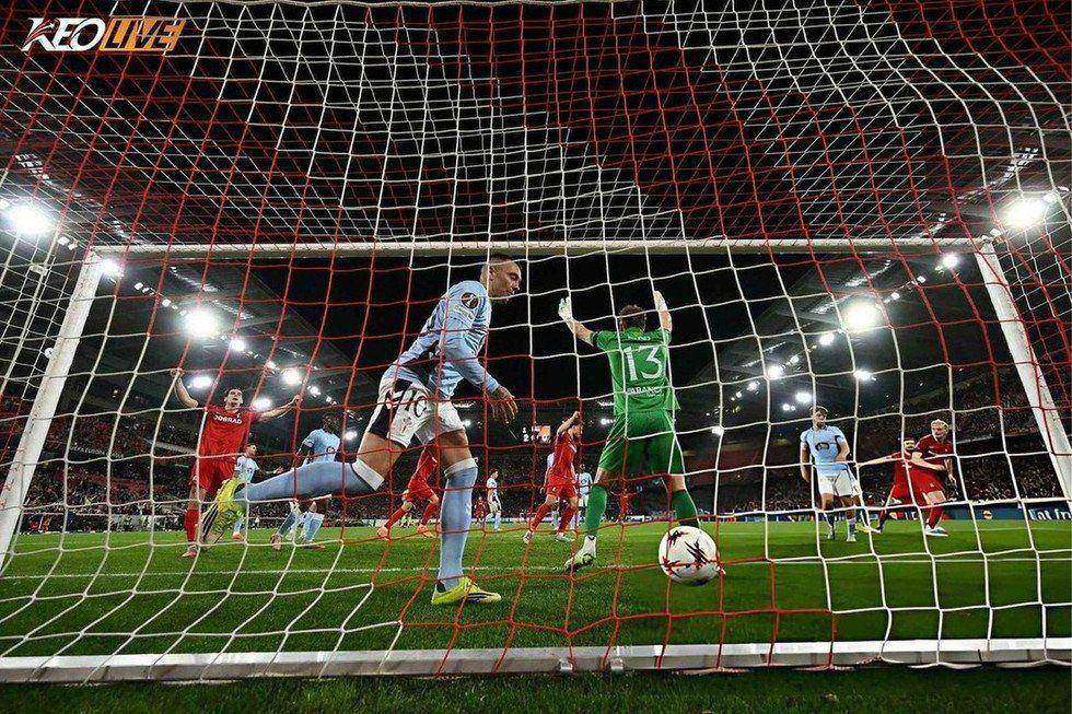 Pha không chiến cho thấy sự vượt trội của Ginter | Keolive