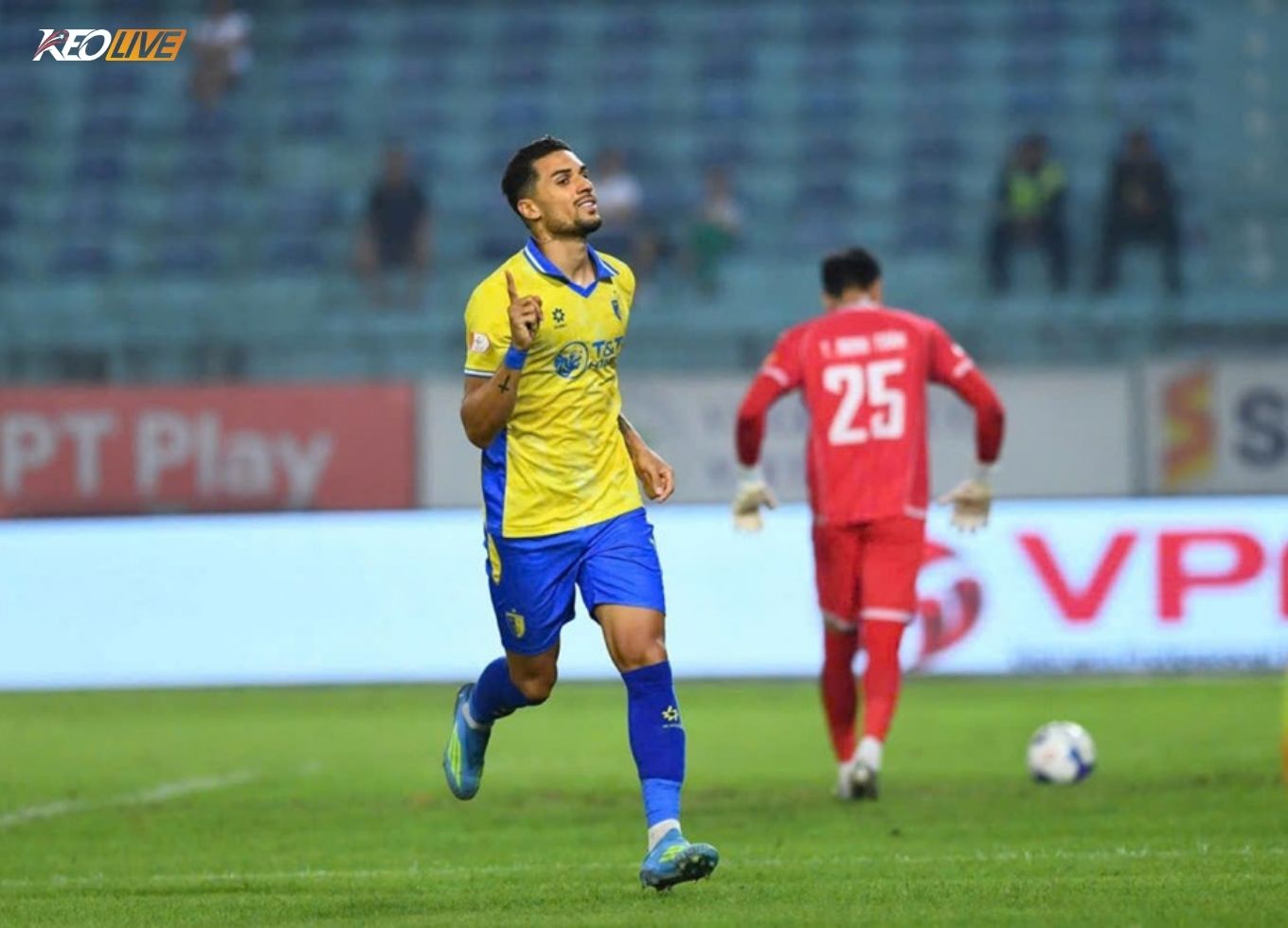 Hoàng Hên lập cú đúp giúp Hà Nội FC thắng áp đảo  | Keolive