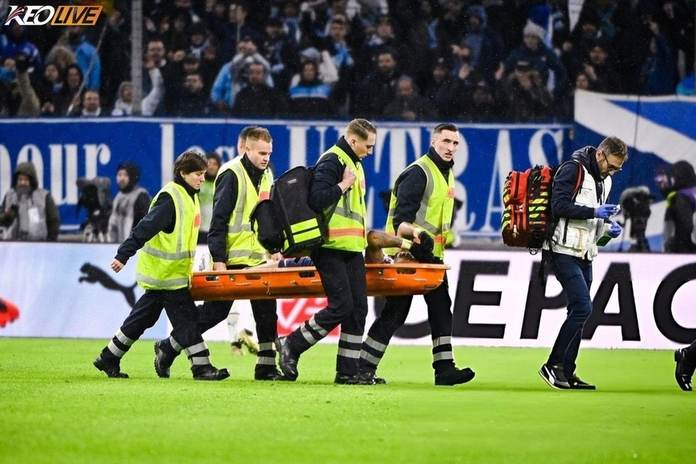 Khoảnh khắc chấn thương kinh hoàng của Kimpembe | Keolive