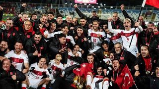 Thắng tối thiểu Kosovo, Thổ Nhĩ Kỳ trở lại World Cup sau 24 năm