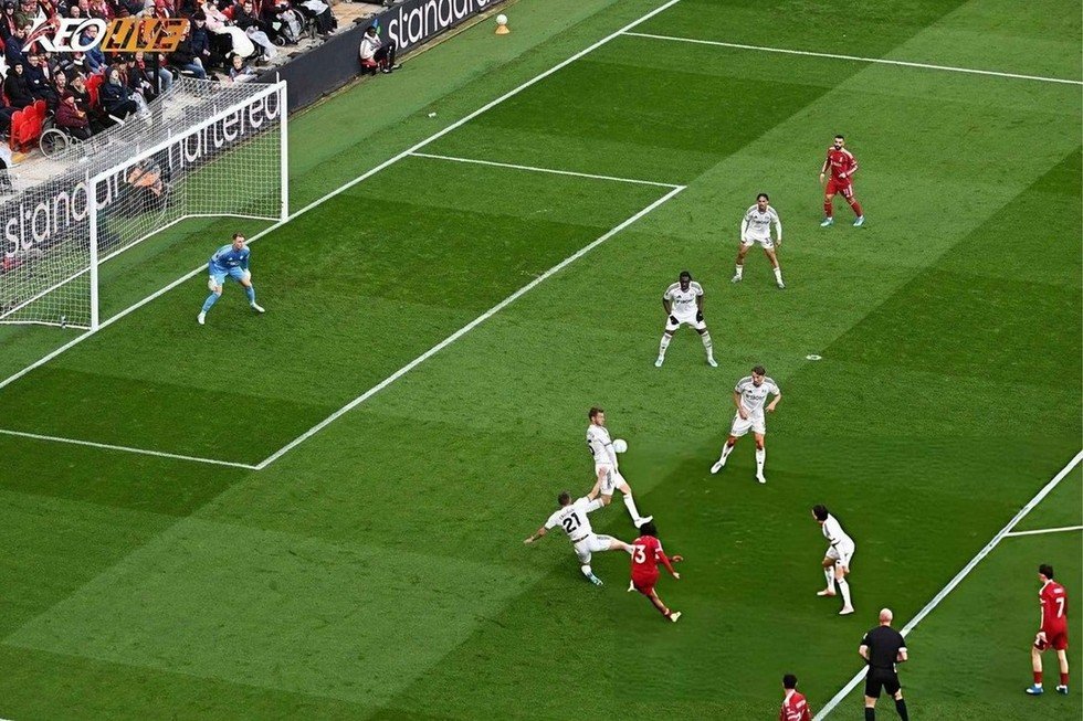 Bàn thắng của Ngumoha làm bùng nổ sân Anfield | Keolive