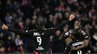 Hiệp phụ điên rồ, Lyon ngược dòng trước Wolfsburg để vào bán kết