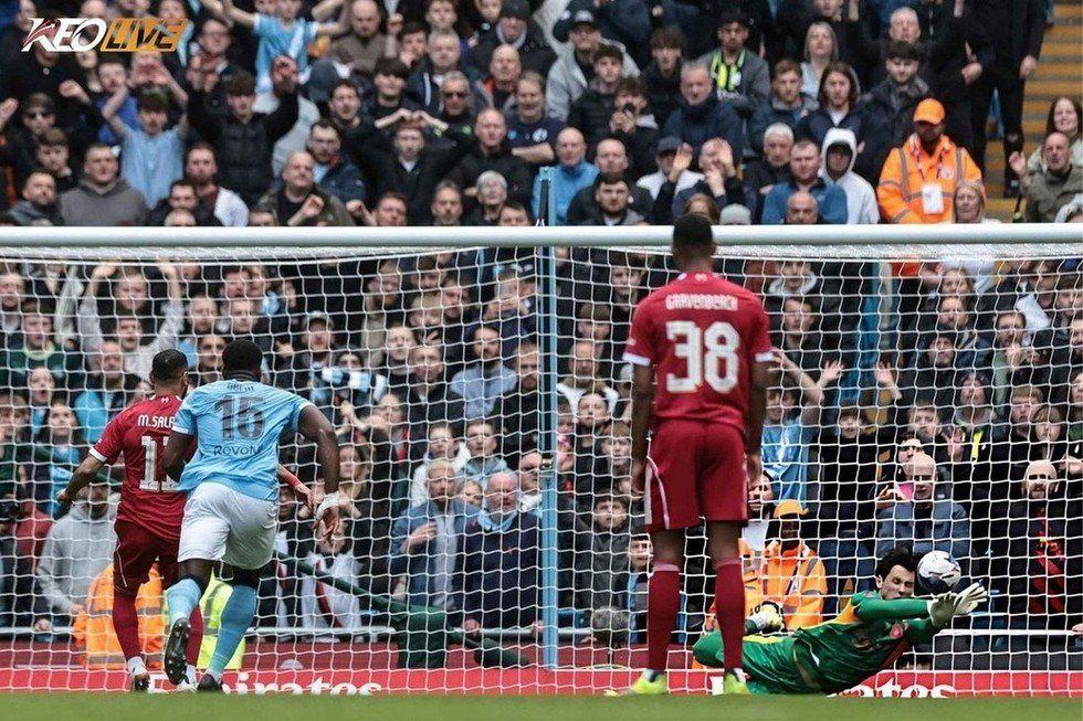 Màn trình diễn tệ hại của Salah kết thúc bằng pha sút hỏng ăn trên chấm 11m | Keolive