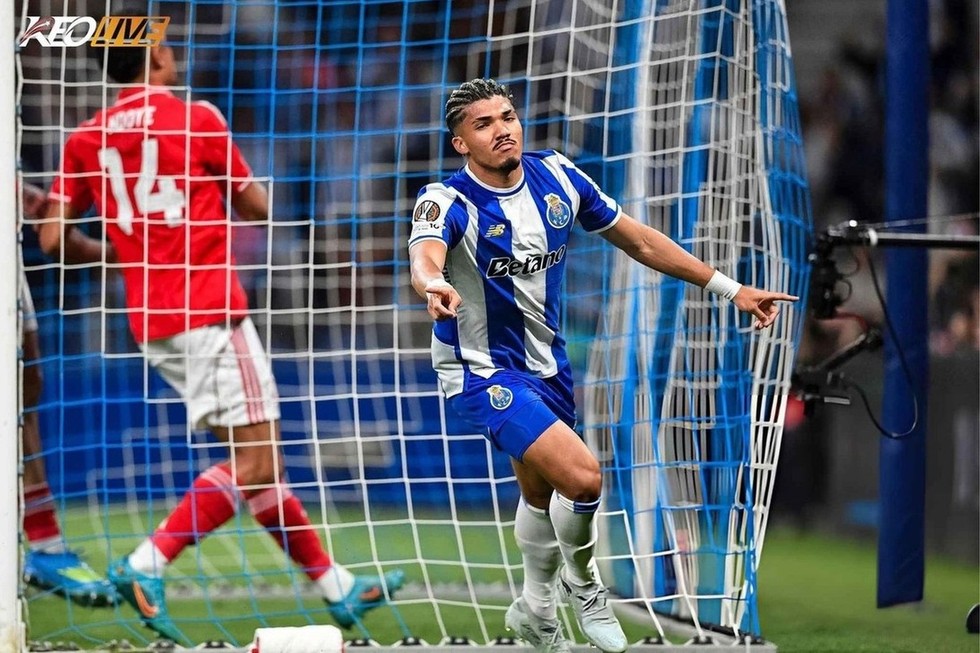 Gomes mở tỉ số cho Porto | Keolive