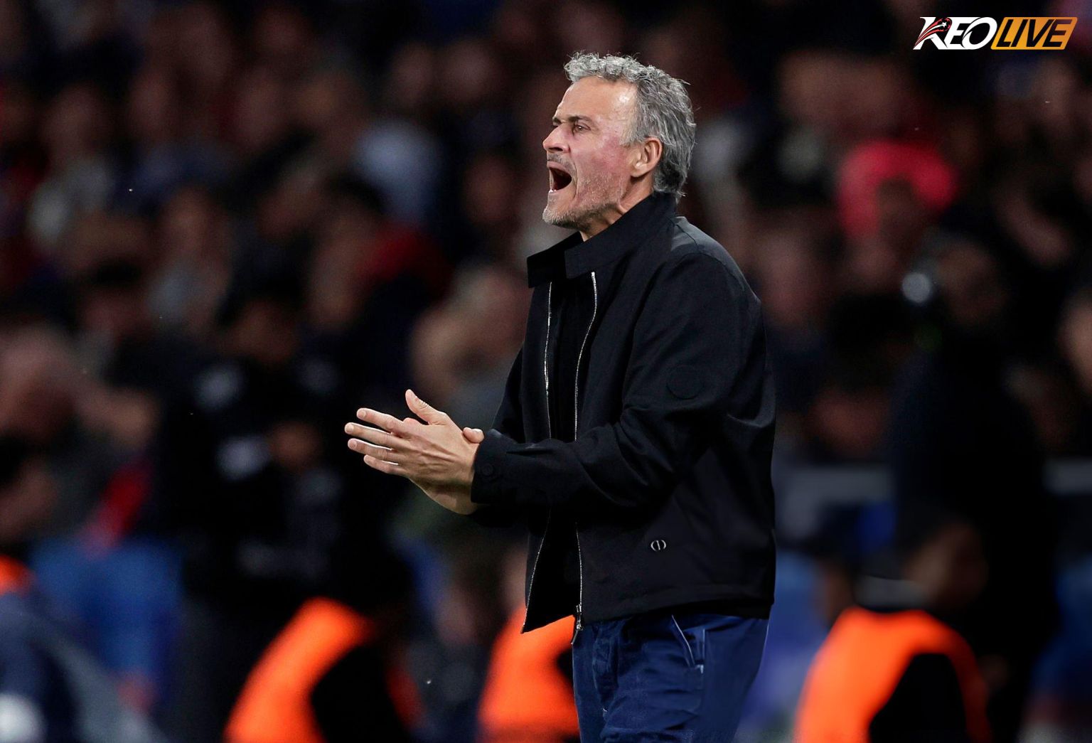 Sự mệt mỏi của người đứng ngoài sân | Keolive