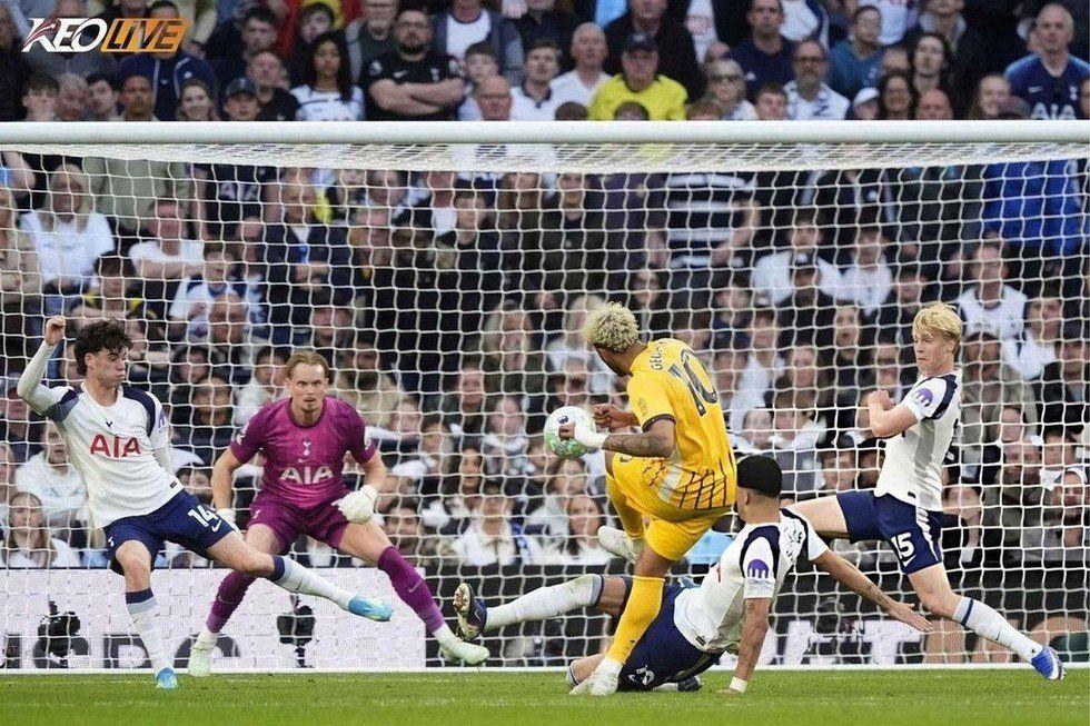Bàn thắng của Rutter đẩy Spurs lún sâu vào khủng hoảng | Keolive