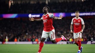 Saka tỏa sáng đúng lúc đưa Arsenal vào chung kết Champions League