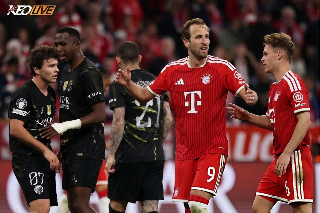 Các cầu thủ Bayern tỏ ra bức xúc với những quyết định bất lợi của trọng tài trong hiệp 1 | Keolive