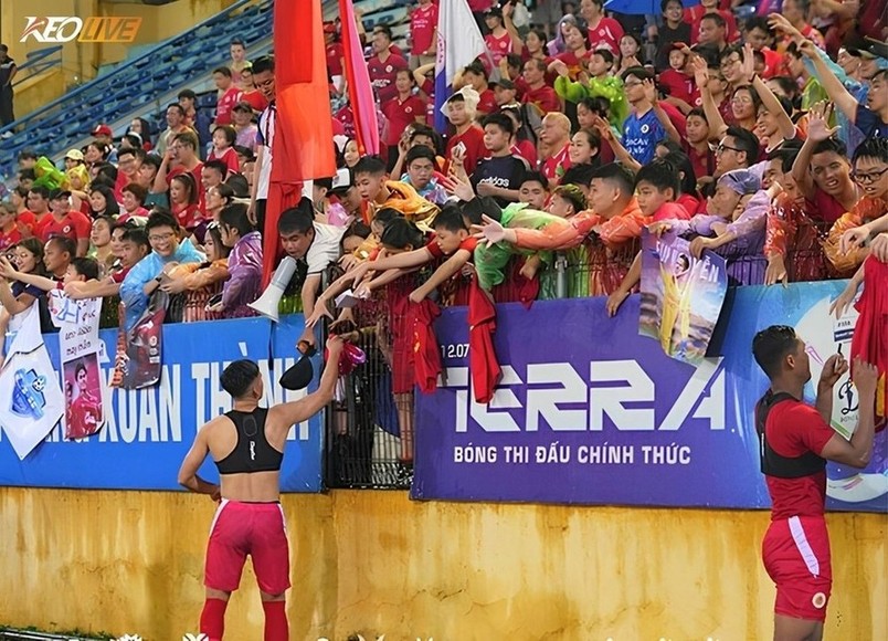 CAHN ẫm cúp V-League sớm ba trận | Keolive