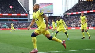 Hình ảnh cho bài Quật ngã Aston Villa ngay tại Villa Park, Spurs thoát vùng nguy hiểm