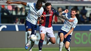 Inter Milan khép lại mùa giải với trận hòa kịch tính với Bologna