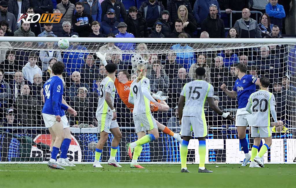 Everton đánh rơi chiến thắng ở những giây cuối cùng | Keolive