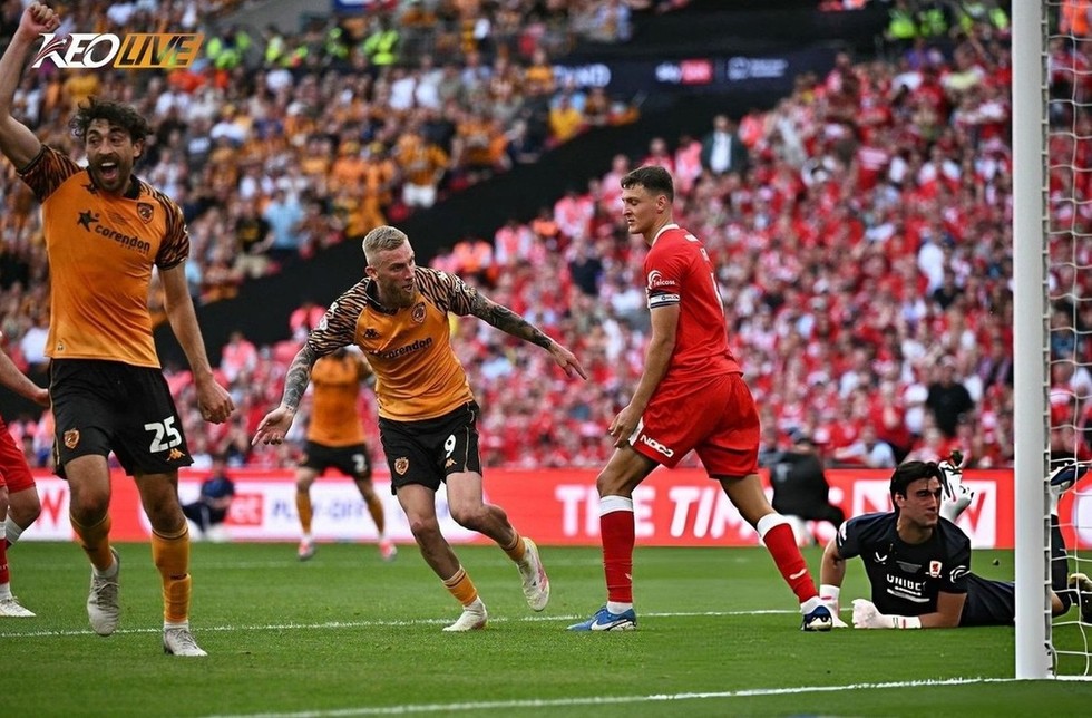 Khoảnh khắc McBurnie khiến khán đài Wembley bùng nổ | Keolive