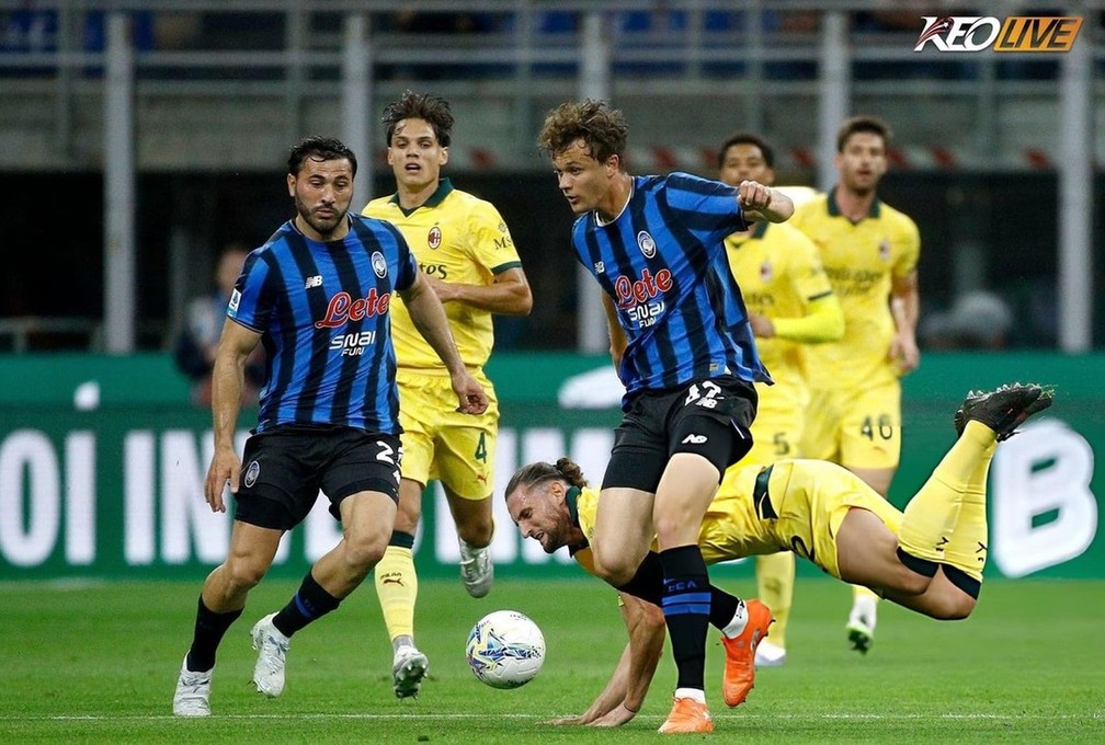 Hàng thủ của Milan đã nhận tới 8 bàn thua trong 5 trận gần nhất | Keolive