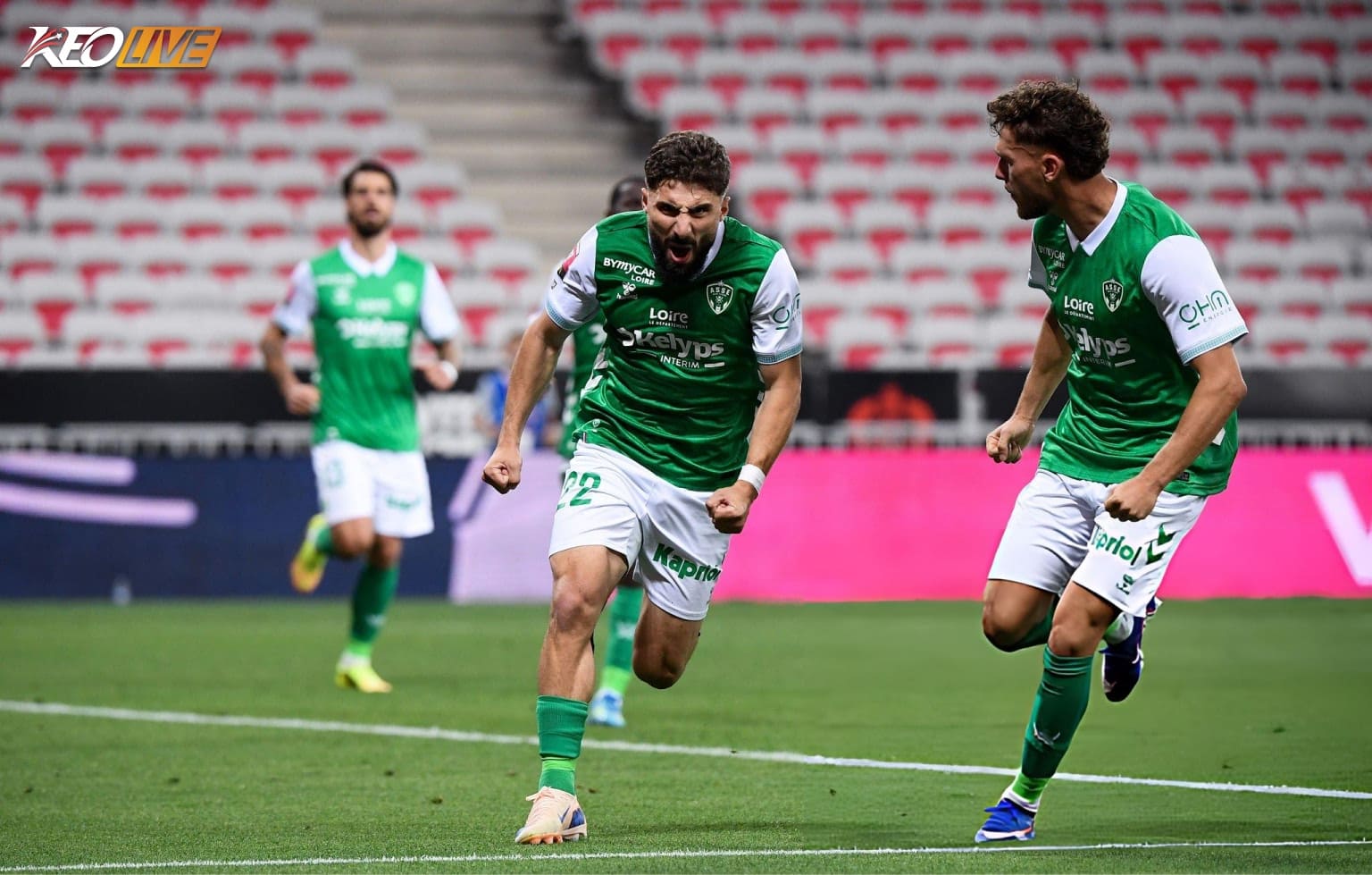 Saint-Etienne cho thấy họ rất quyết tâm quay lại Ligue1 | Keolive