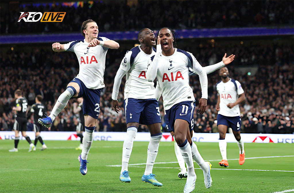 Bàn mở tỷ số của Tyl khiến các CĐV của Spurs bùng nổ trên khán đài | Keolive