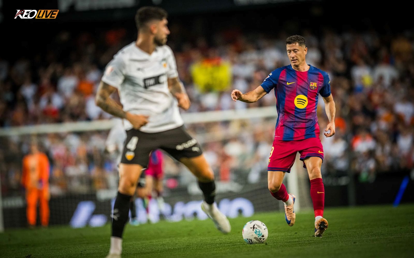 Khoảng trống mà Lewy để lại chắc chắn sẽ là bài toán cần giải của Barca | Keolive