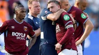 Hình ảnh cho bài Thắng vẫn xuống hạng, bi kịch cay đắng khép lại mùa giải của West Ham