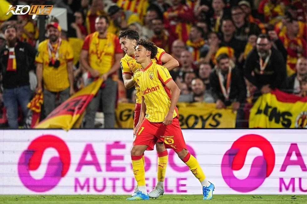 Soares có bàn thắng đầu tiên ngay trong trận debut | Keolive