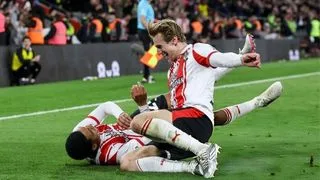 Hình ảnh cho bài Charles tỏa sáng phút 116 đưa Southampton tới Wembley