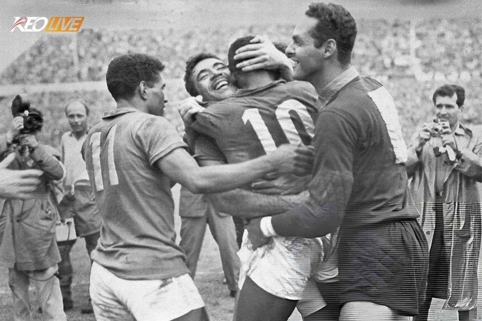 Một Pelé bùng nổ năm 17 tuổi để rồi sau đó trở thành "Vua bóng đá" | Keolive