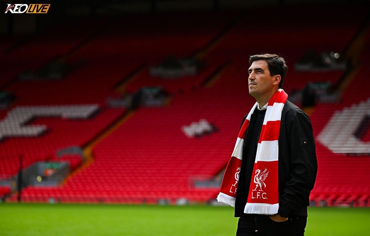 Andoni Iraola mang khăn truyền thống, bắt đầu triều đại mới cùng Liverpool | Keolive