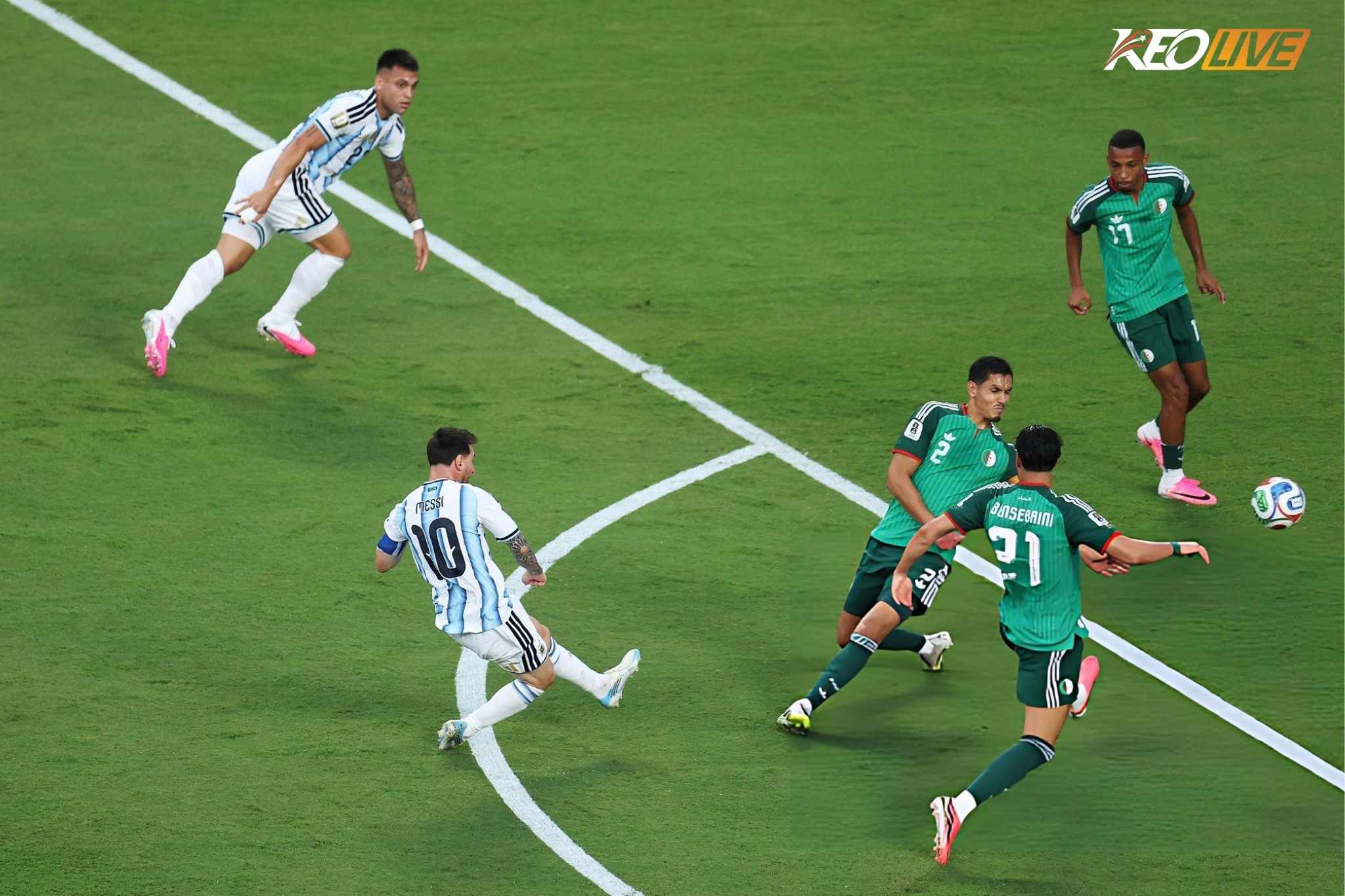 Chỉ cần một khoảng trống lộ ra, Messi lập tức trừng phạt hàng thủ của Algeria | Keolive