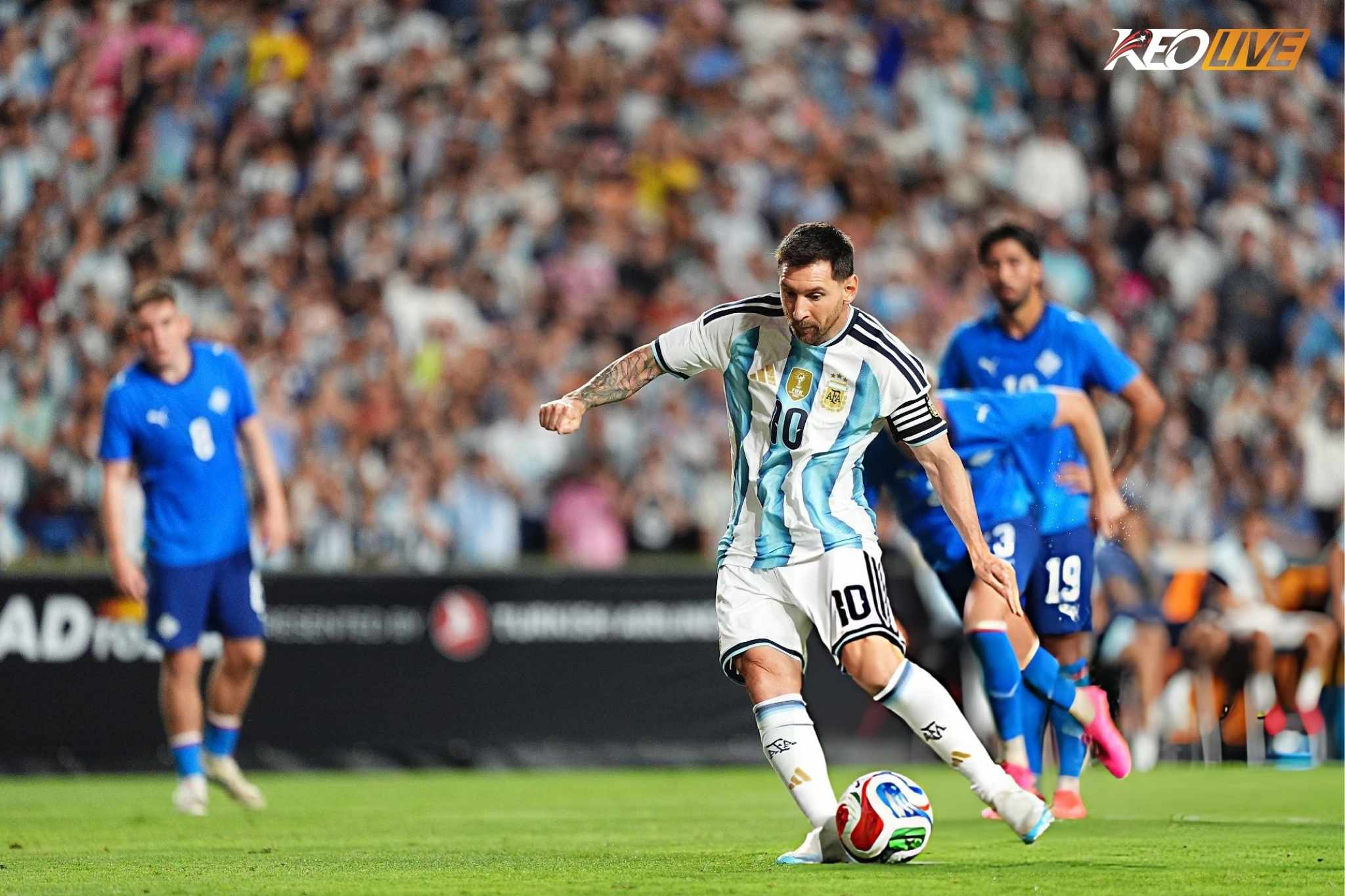 Messi ghi bàn chỉ sau 2 phút có mặt trên sân | Keolive