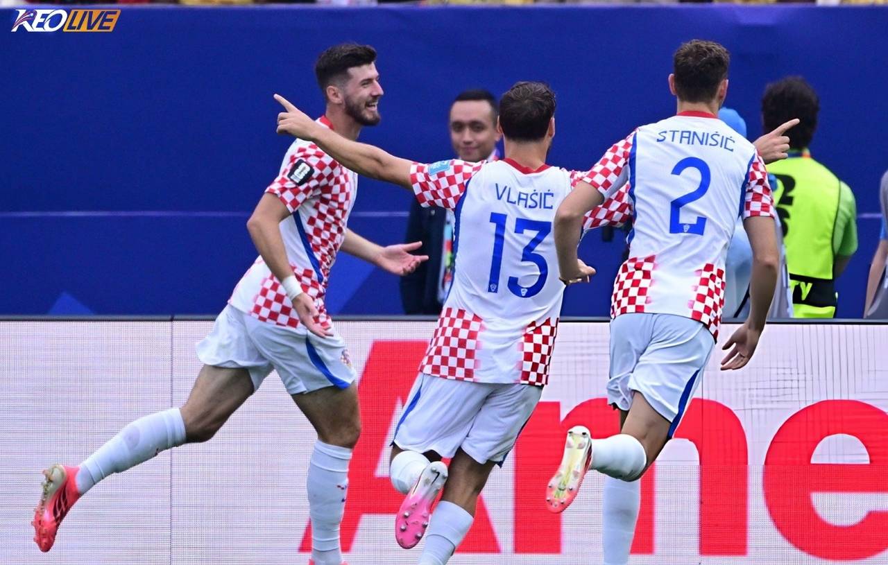 Bàn thắng của Vlasic đưa Croatia vào vòng knock-out với vị trí thứ hai bảng L | Keolive
