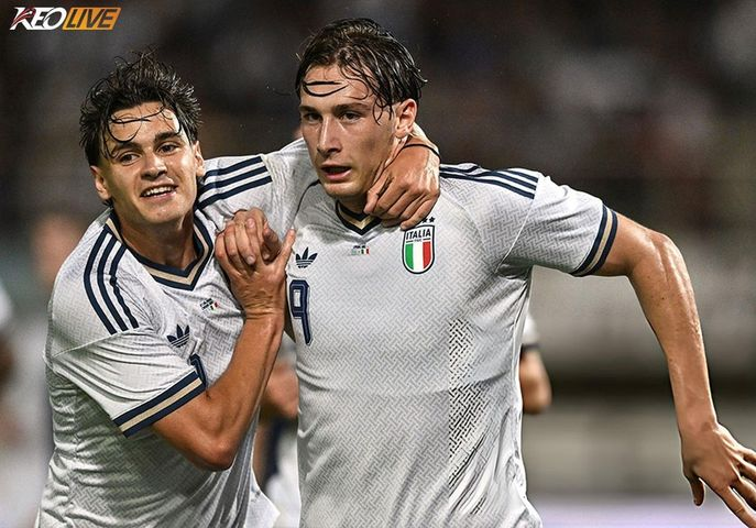 Mô tả hình ảnh cho bài viết Esposito tiếp tục nổ súng, Azzurri gây ấn tượng dưới thời Baldini