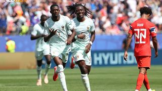 Hình ảnh cho bài Dembélé lập hat-trick chớp nhoáng, Les Bleus toàn thắng vòng bảng