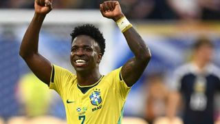 Hình ảnh cho bài Lại là Vinicius 'gánh team', Selecao giành ngôi đầu bảng C
