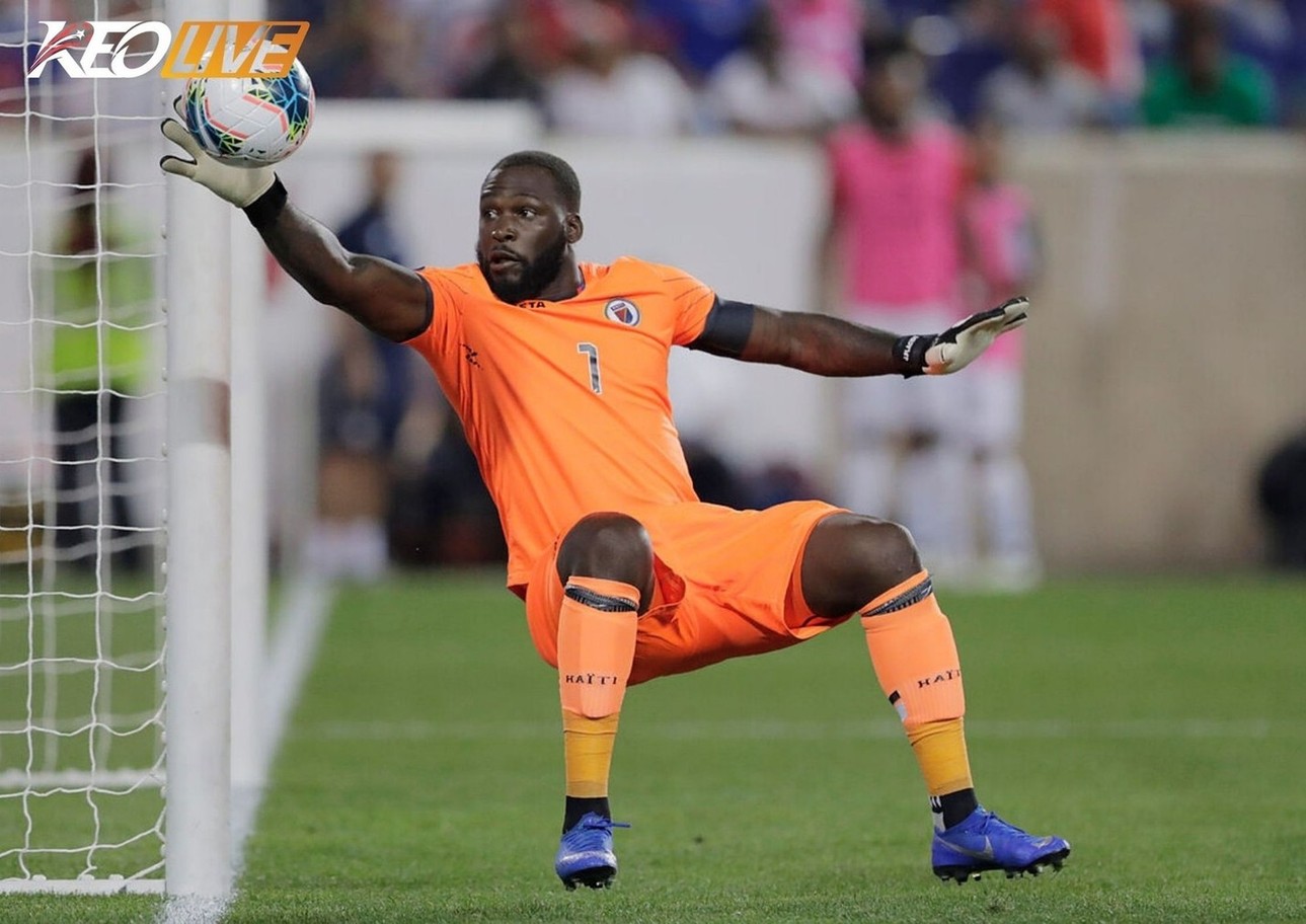 Người gác đền kỳ cựu Johny Placide là biểu tượng cho của bóng đá Haiti | Keolive
