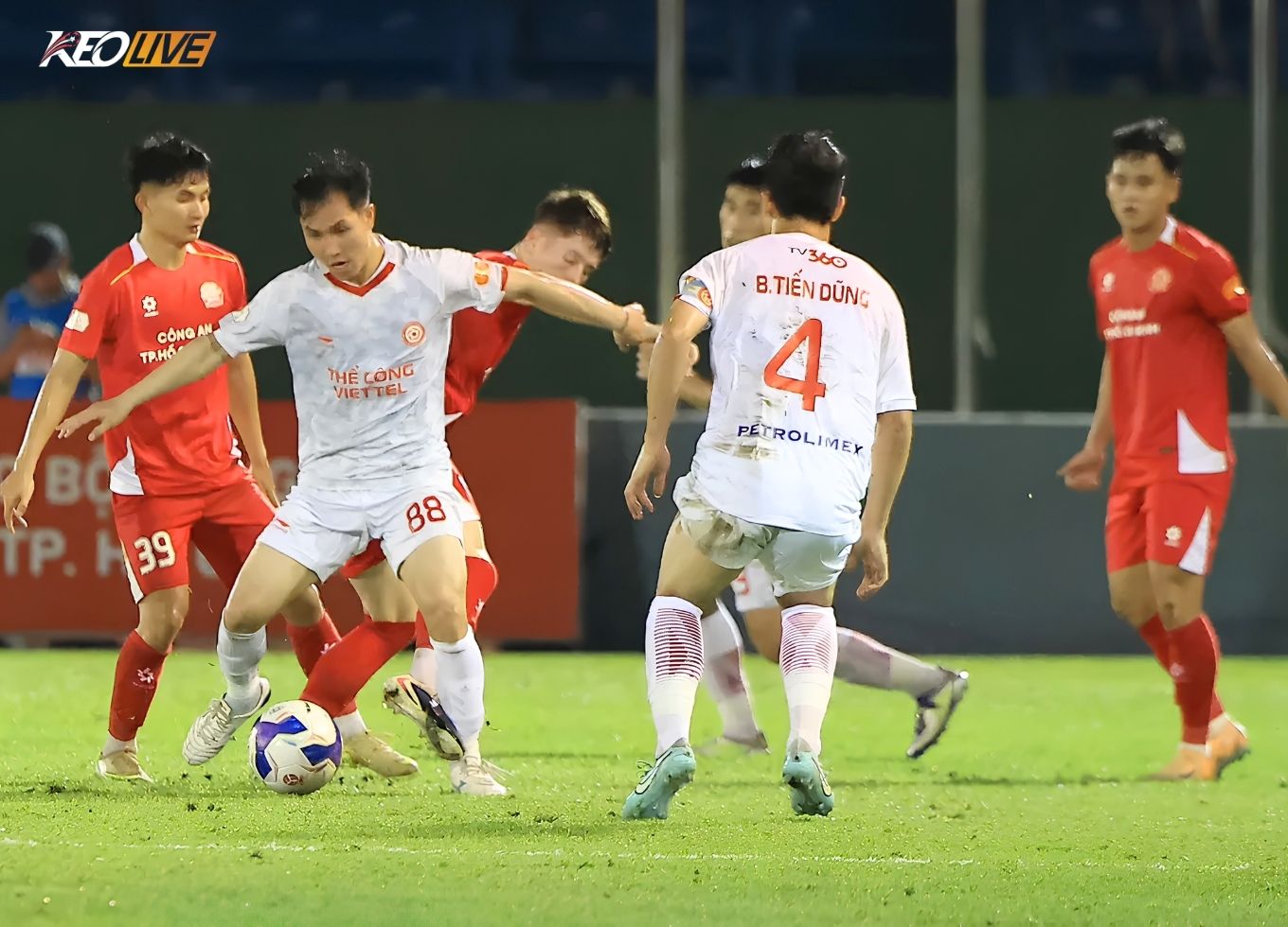 HLV Popov cảm thấy các học trò của mình bị gian lận điểm | Keolive