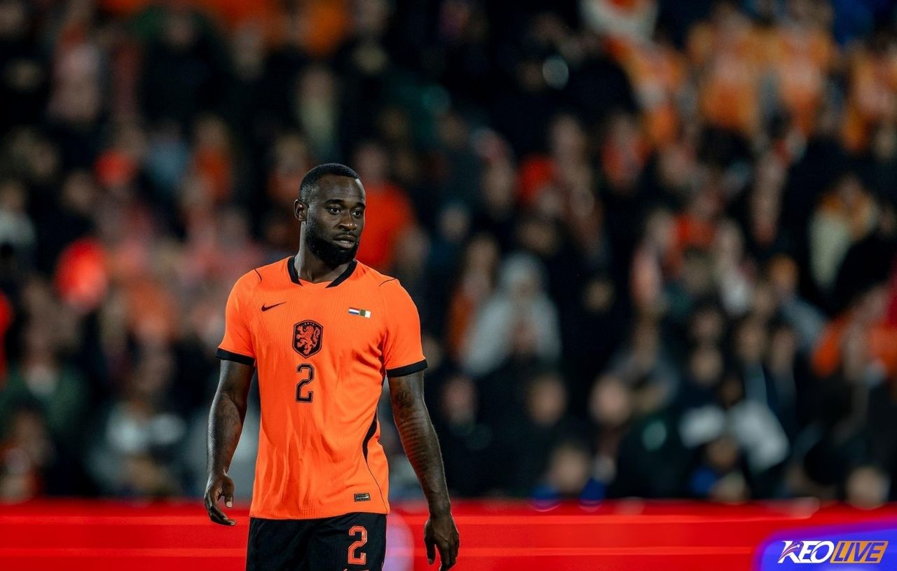 Koeman buộc thay đổi, Geertruida trở thành quân bài chiến lược | Keolive