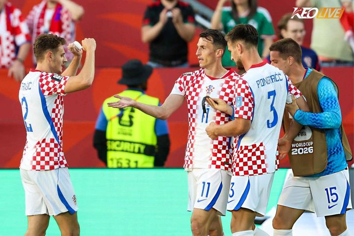 Mô tả hình ảnh cho bài viết Budimir lập công, Croatia sống lại hy vọng vượt qua vòng bảng