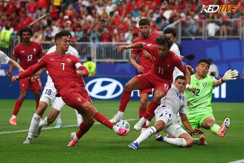 Ronaldo lập cú đúp ngay trong hiệp 1 | Keolive