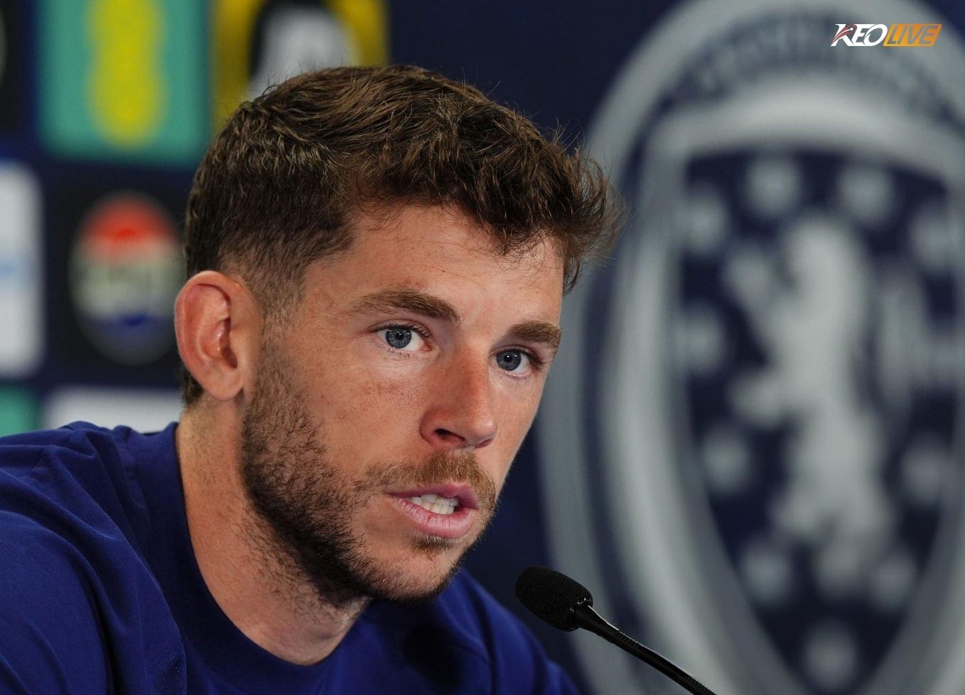 Ryan Christie cổ vũ các đồng đội tuyển Scotland | Keolive