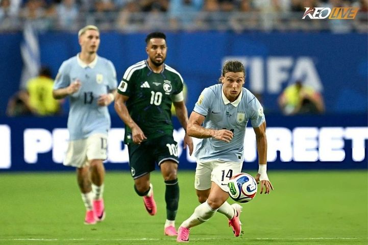 Mô tả hình ảnh cho bài viết Araujo ghi bàn thắng muộn, Uruguay thoát thua trước Ả rập Saudi