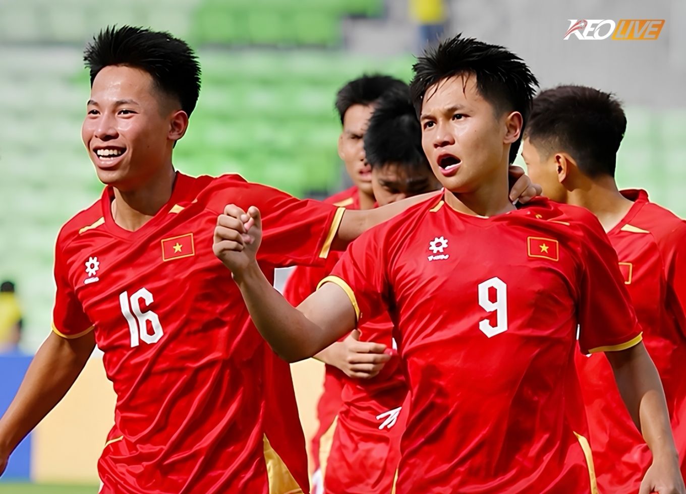 Công Hậu (áo số 9) lập công dẫn trước tỷ số cho U19 Việt Nam | Keolive