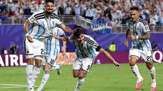 Hình ảnh cho bài Siêu phẩm của Alvarez đưa Argentina vào bán kết