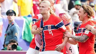 Hình ảnh cho bài Haaland lập cú đúp, Selecao lần đầu tiên dừng bước trước vòng tứ kết World Cup