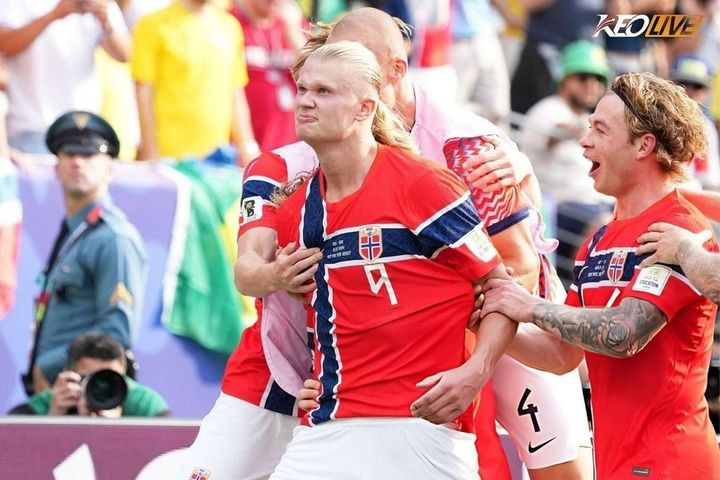 Hình ảnh minh họa cho bài viết Haaland lập cú đúp, Selecao lần đầu tiên dừng bước trước vòng tứ kết World Cup
