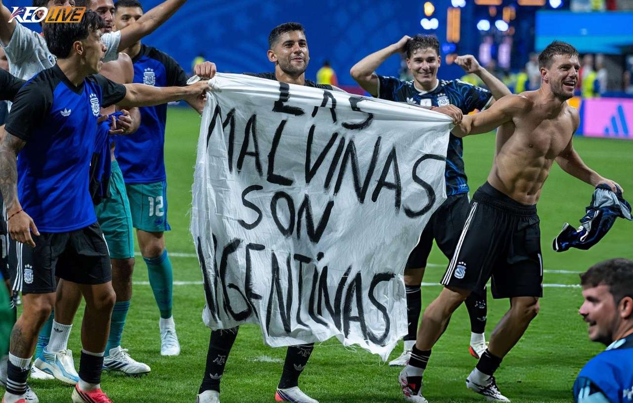 Cầu thủ Argentina gây tranh cãi với biểu ngữ về quần đảo Falklands | Keolive