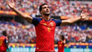 Hình ảnh cho bài Mr. Clutch lại lên tiếng đúng lúc, La Roja hẹn Pháp ở bán kết World Cup