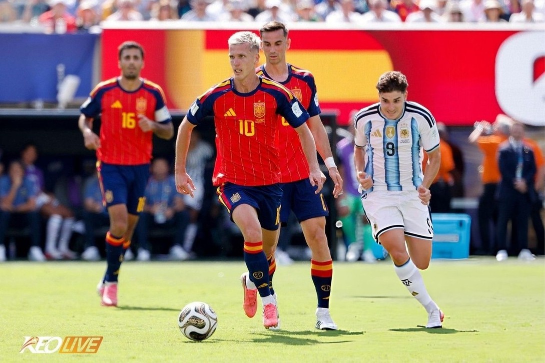 Olmo luôn là tuyến phòng ngự đầu tiên của La Roja | Keolive