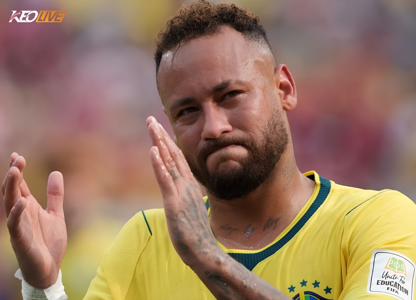 Neymar tiếc nuối khóc nức nở khi tiếng còi chung cuộc vang lên | Keolive